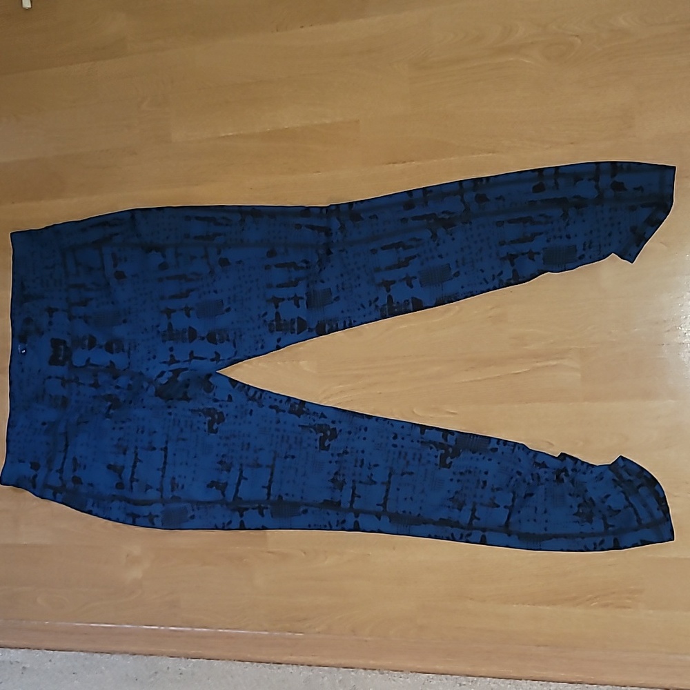 CAbi Women’s Athletic Cinched Yoga Leggings